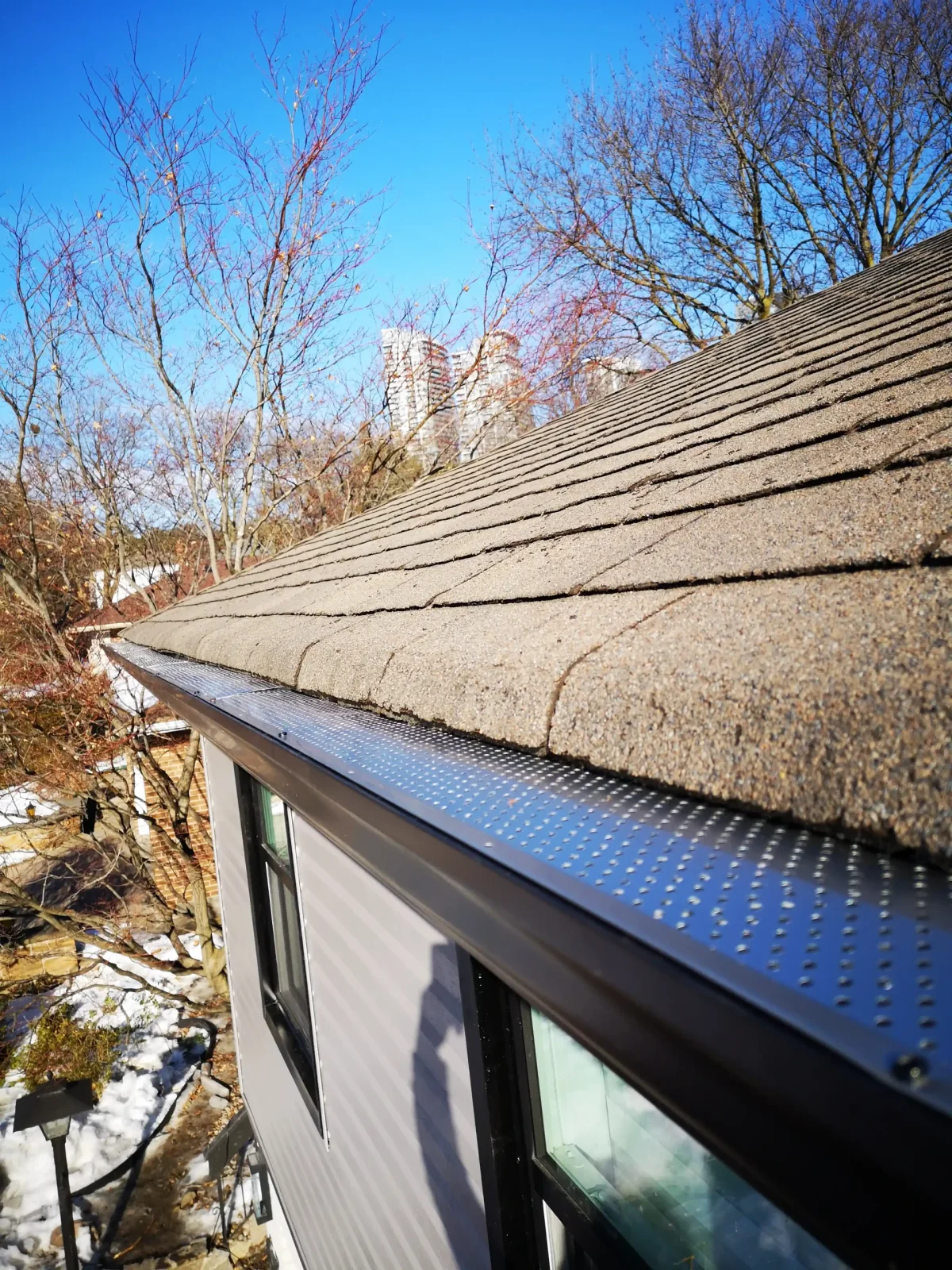 Why Seamless Gutters Outperform Sectional Gutters