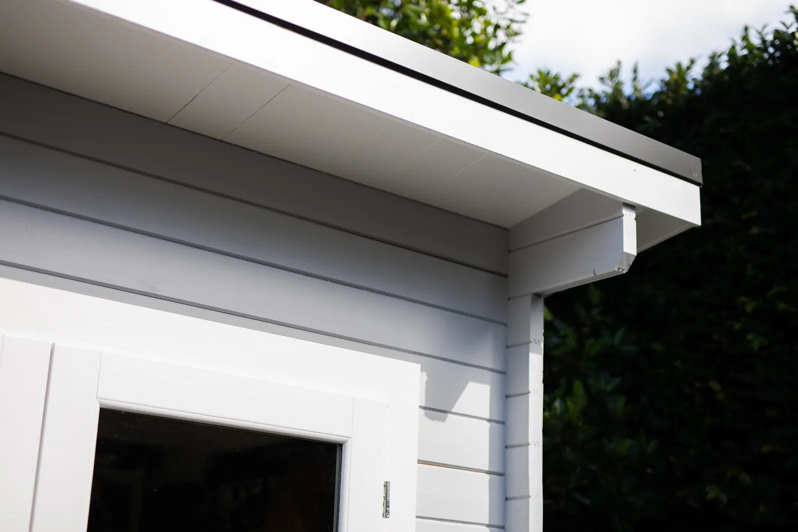 Aluminum soffit and fascia installed on a Toronto home